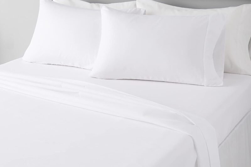 Amazon Basics Lightweight Super Soft Breathable Wrinkle-Resistant Microfiber 4-Piece Bed Sheet Set with 14-Inch Deep Pockets, Queen, Bright White, Solid